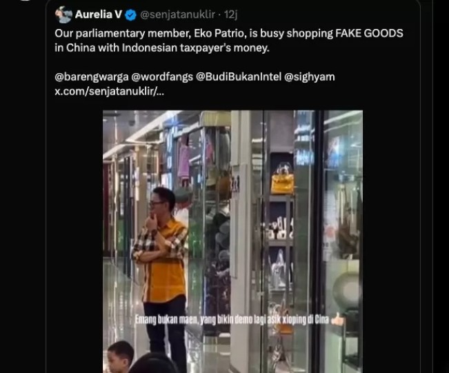 Eko Patrio diduga berada di pusat perbelanjaan di China. [X]